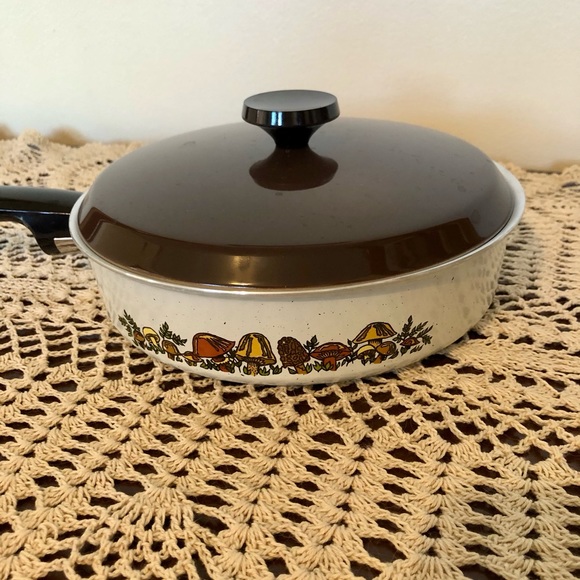 Vintage 1970s Mushroom Enamel Cookware - Picture 3 of 6